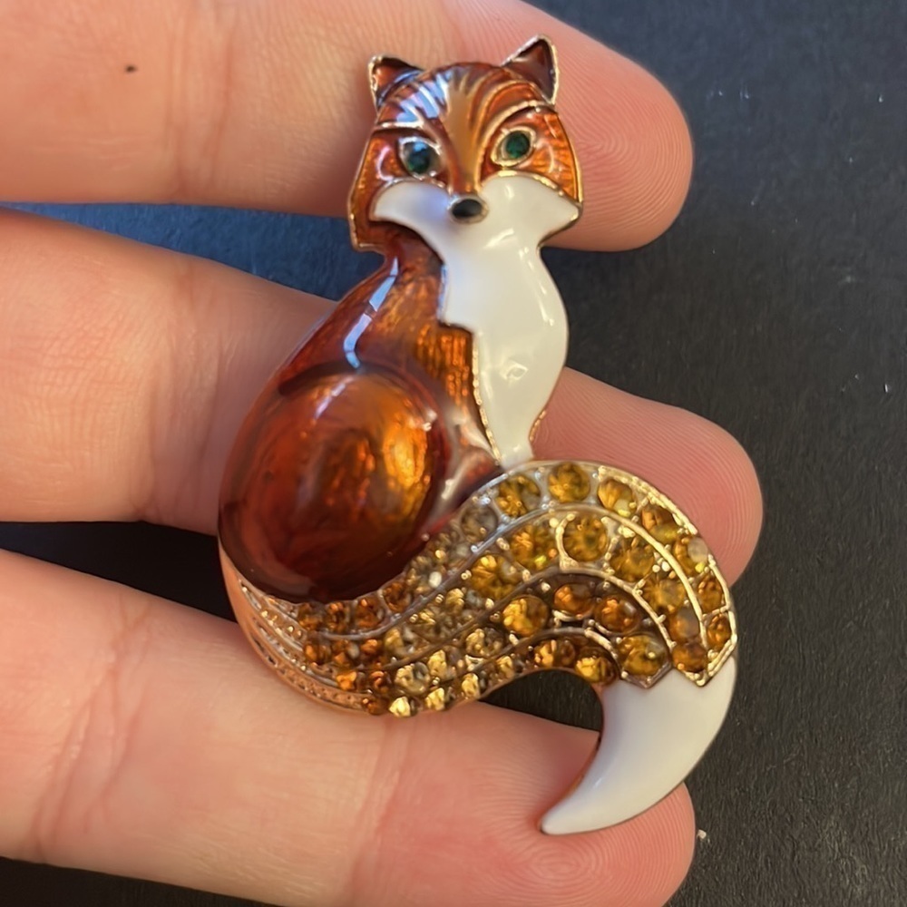 FOX pin 📍 enamel